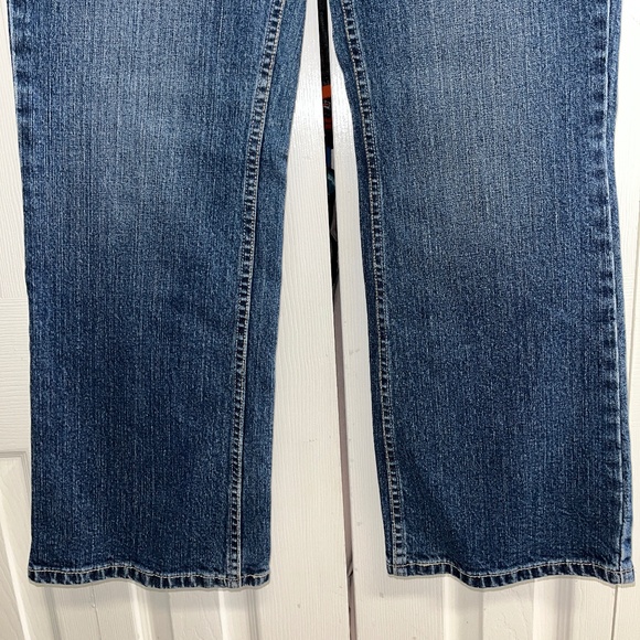 Levi's Women's Signature (8s) MidRise BootCut Misses - Picture 2 of 13